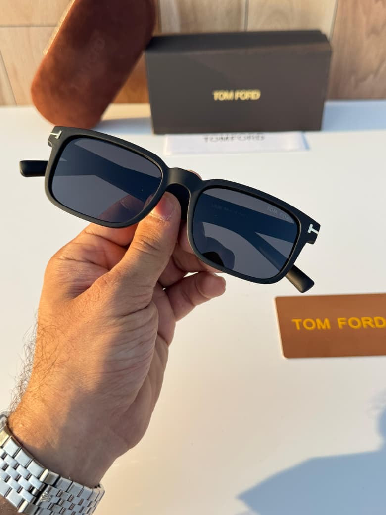 TOM FORD
