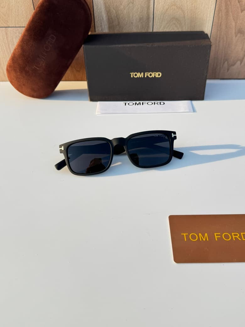 TOM FORD