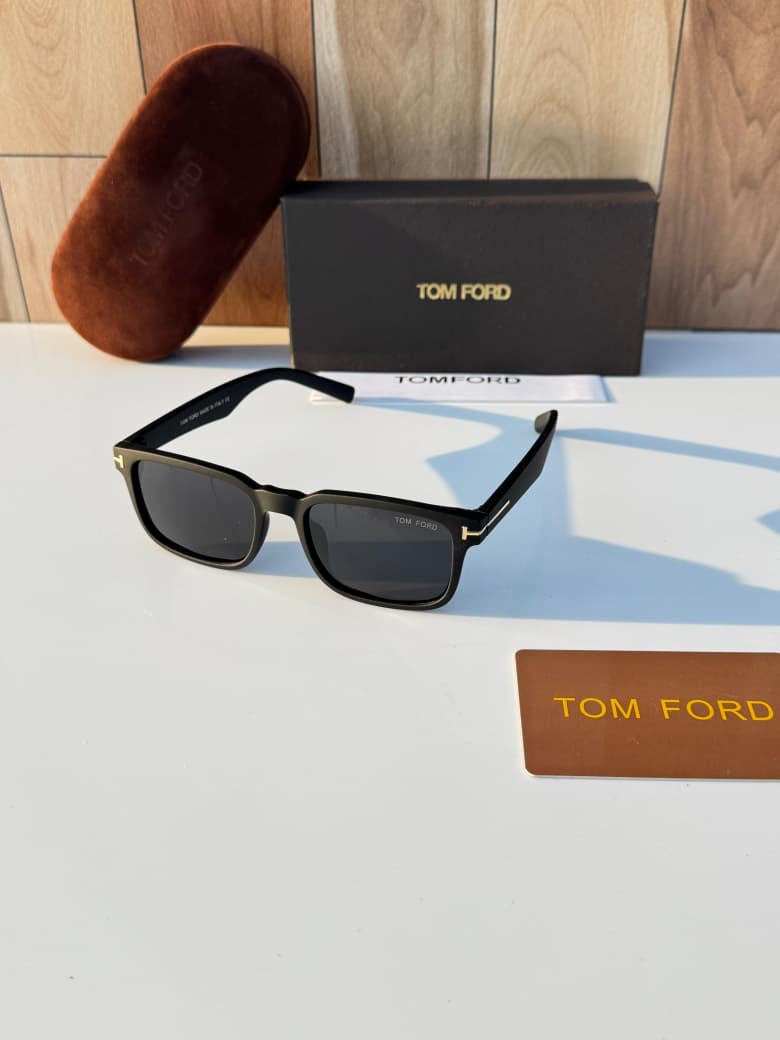 TOM FORD