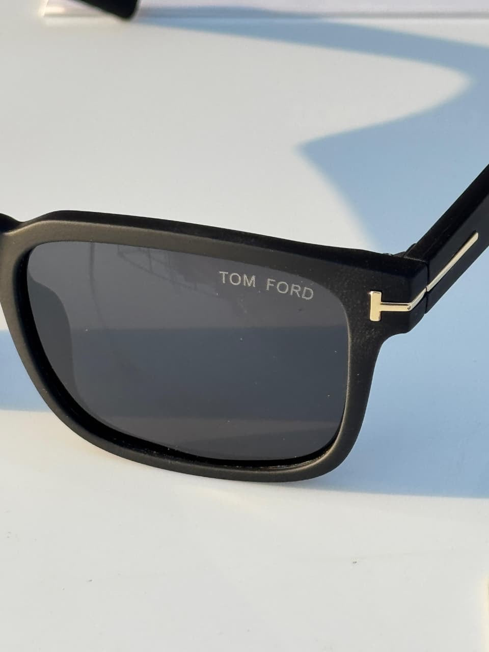 TOM FORD